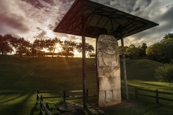 SAN AGUSTIN SAN JOSE DE ISNOS  Parque Arqueológico Alto de las Piedras  01delatorrephoto